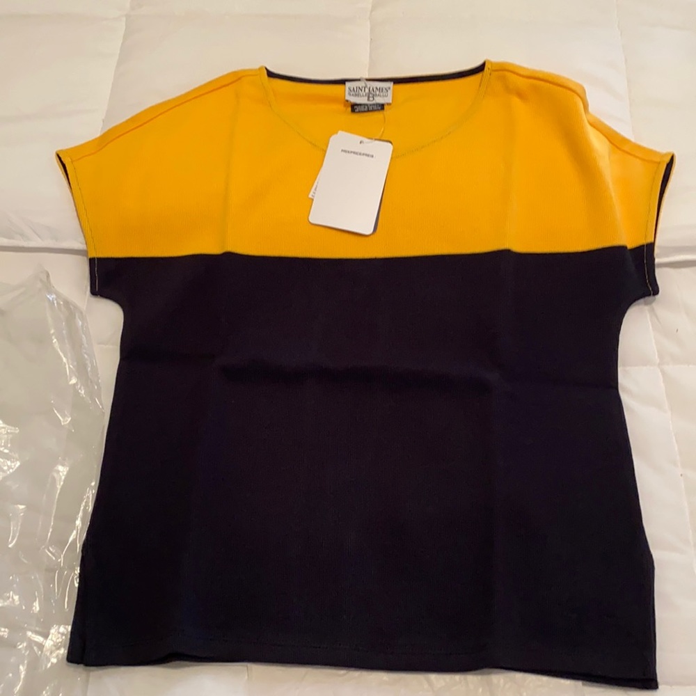 Brand new knit, short sleeved shirt!